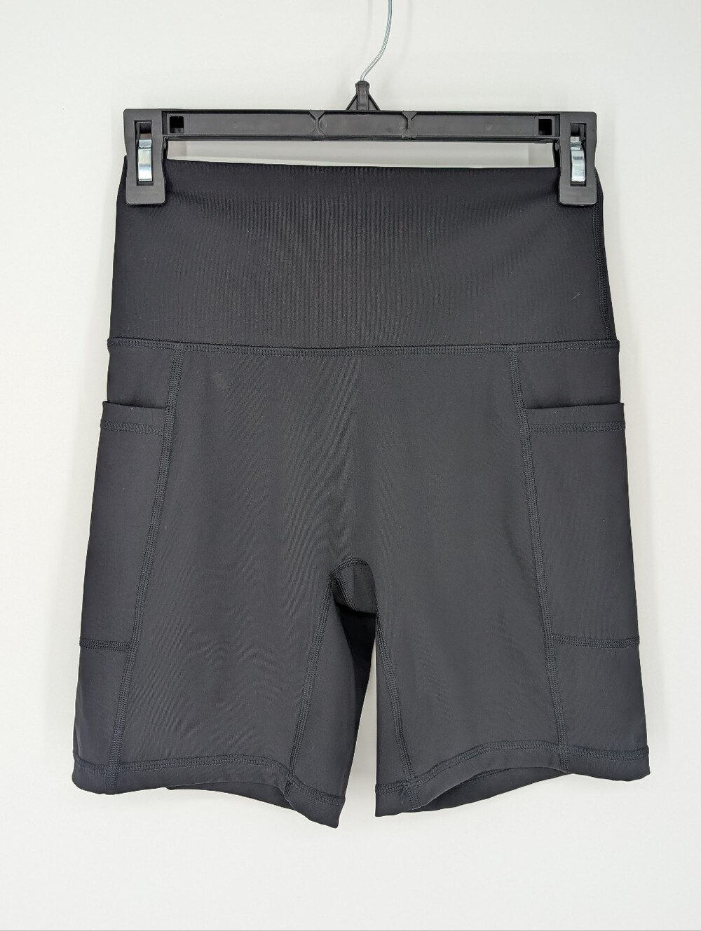 Aerie OFFLINE Goals Pocket High Waisted 7" Black Bike Shorts Medium - Picture 4 of 6